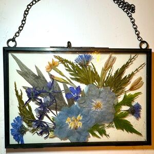 Floral wall hanging decor